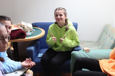 »Mamica je kakor zarja« (4)